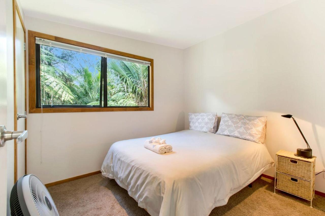 Karaka Sanctuary With Spa Pool By Waiheke Unlimited Oneroa Bilik gambar